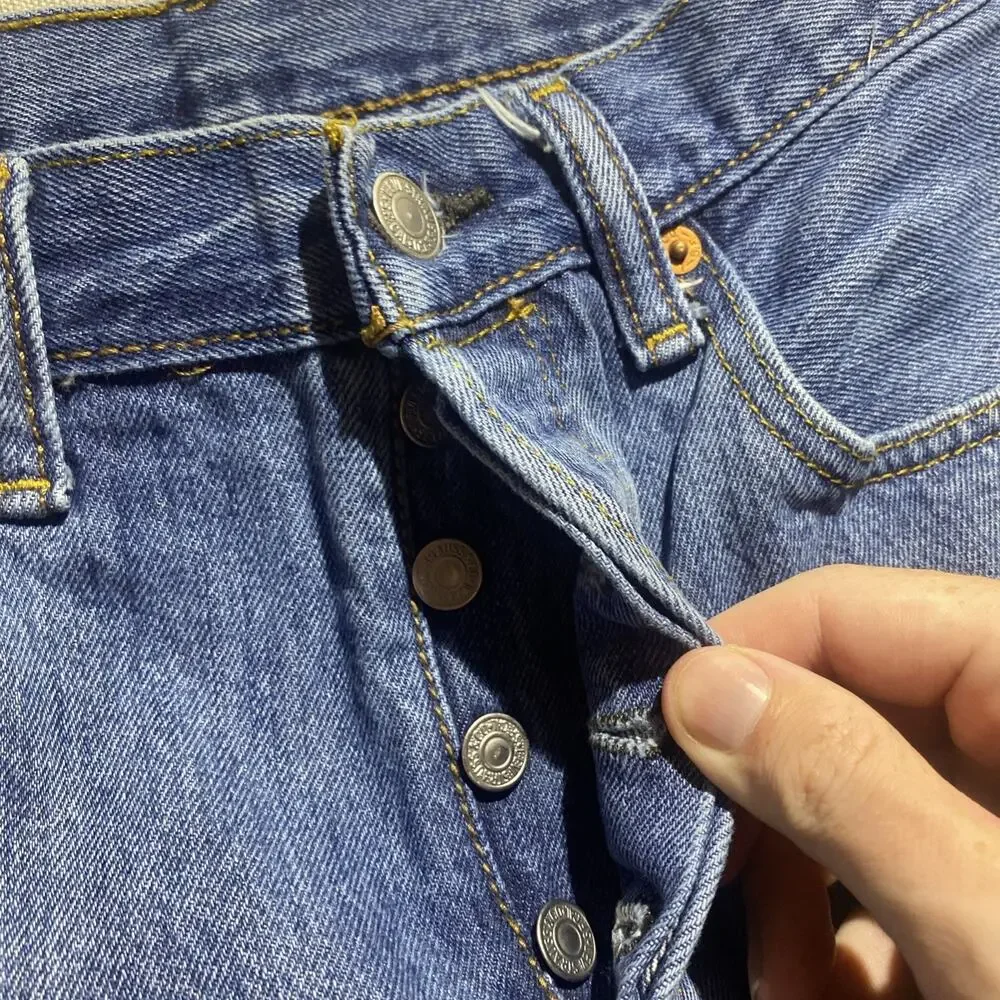 Vintage Levi's 501 Jeans Mens 32x30 Blue Denim 90s Made in USA Button Fly
